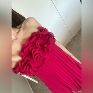 PLEATED RUFFLE MINI DRESS by Zara
RASPBERRY 0/3564/165/671/02